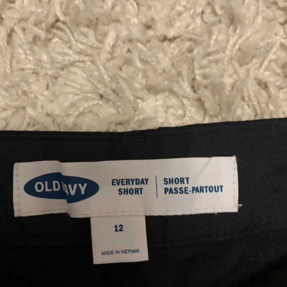 Old Navy Everyday Shorts - Picture 3 of 3